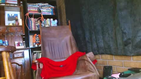 cguffey2284 online show from 02-20-25, 12:41