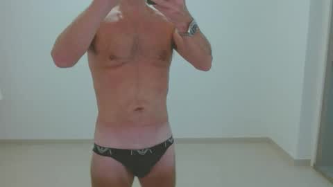 Snapshot of ch400 chatting on 01-06-25, 01:52 ch400 online show from 01-06-25, 01:52