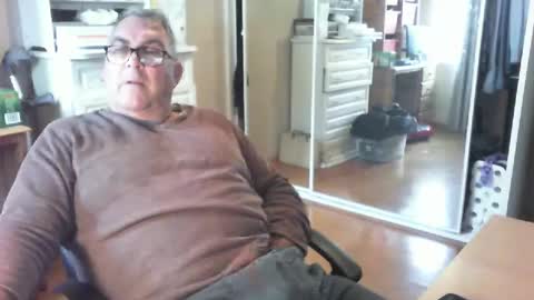 Chalky online show from 05-18-26, 07:36