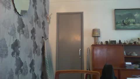 Snapshot of champers37 chatting on 01-10-25, 01:20 Champers online show from 01-10-25, 01:20