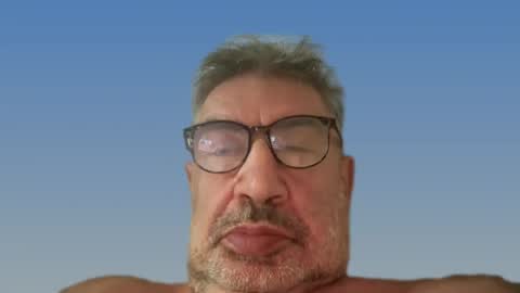 Snapshot of champsex305610 chatting on 06-12-26, 02:43 champsex305610 online show from 06-12-26, 02:43