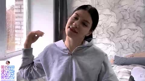 Snapshot of chanel_no_5 chatting on 10-04-25, 06:55 Amelia online show from 10-04-25, 06:55