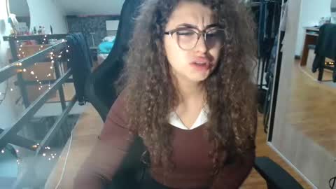 Stephanieblisss online show from 12-19-25, 10:44