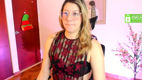 Snapshot of chanell_taylor_ chatting on 12-17-24, 11:06 chanell online show from 12-17-24, 11:06