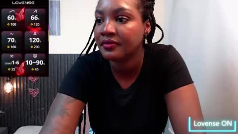Snapshot of channel_brunette chatting on 09-13-25, 11:37 Chanel online show from 09-13-25, 11:37