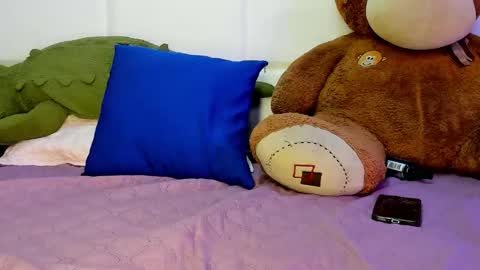Snapshot of channel_mills chatting on 06-09-26, 03:29 C H A N N E L online show from 06-09-26, 03:29