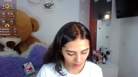 Isabella online show from 12-31-24, 12:04