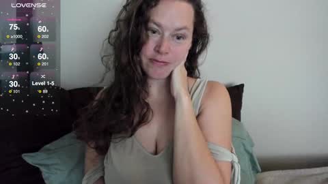 Snapshot of chantarra chatting on 12-18-24, 11:40 Chantarra Chant Chanty C Lady C  please not baby babe BB or other pet names online show from 12-18-24, 11:40