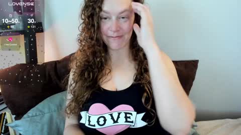 Snapshot of chantarra chatting on 03-09-25, 06:32 Chantarra Chant Chanty C Lady C  please not baby babe BB or other pet names online show from 03-09-25, 06:32