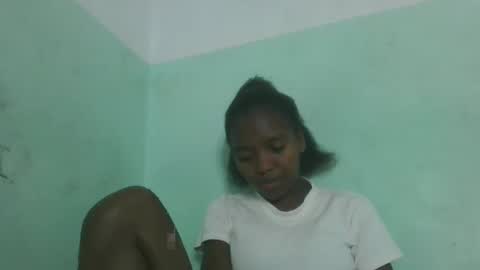 Snapshot of chanteuse655720 chatting on 04-23-26, 06:25 chanteuse655720 online show from 04-23-26, 06:25
