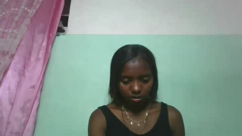 Snapshot of chanteuse655720 chatting on 05-11-26, 04:04 chanteuse655720 online show from 05-11-26, 04:04