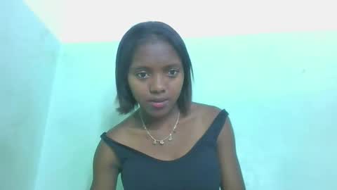 Snapshot of chanteuse655720 chatting on 05-13-26, 05:43 chanteuse655720 online show from 05-13-26, 05:43