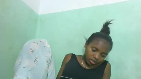 Snapshot of chanteuse655720 chatting on 05-22-26, 06:24 chanteuse655720 online show from 05-22-26, 06:24