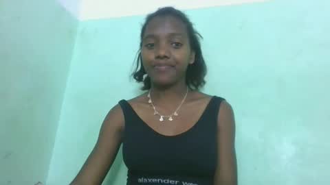 Snapshot of chanteuse655720 chatting on 05-28-26, 06:10 chanteuse655720 online show from 05-28-26, 06:10
