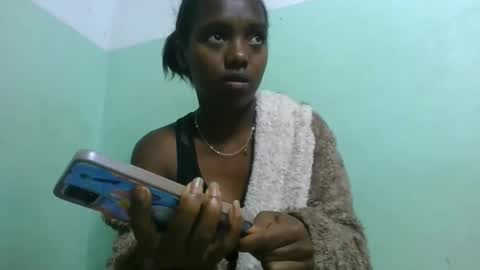 Snapshot of chanteuse655720 chatting on 05-31-26, 05:04 chanteuse655720 online show from 05-31-26, 05:04