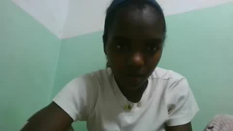 Snapshot of chanteuse655720 chatting on 06-09-26, 07:36 chanteuse655720 online show from 06-09-26, 07:36