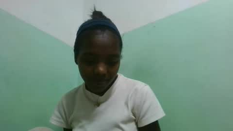 Snapshot of chanteuse655720 chatting on 06-10-26, 07:40 chanteuse655720 online show from 06-10-26, 07:40