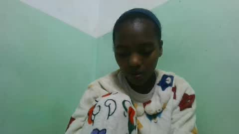 Snapshot of chanteuse655720 chatting on 06-12-26, 08:02 chanteuse655720 online show from 06-12-26, 08:02