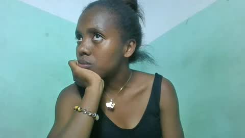 Snapshot of chanteuse655720 chatting on 07-26-26, 06:26 chanteuse655720 online show from 07-26-26, 06:26