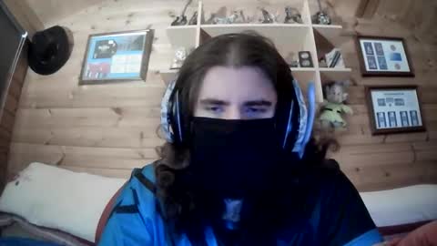 Guy online show from 11-01-25, 09:39