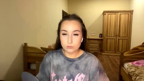 Trixie online show from 11-30-25, 01:15