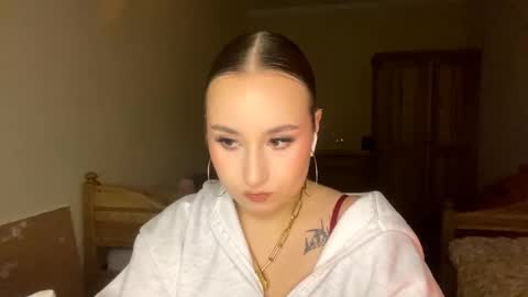 Trixie online show from 12-01-25, 01:27