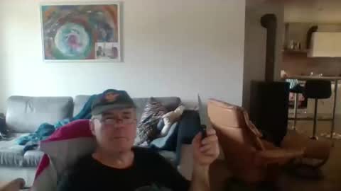 charles6064 online show from 11-06-25, 11:11