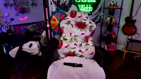 Charlette Webb online show from 12-17-24, 04:12