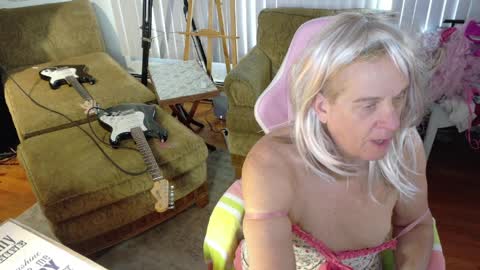 Charli online show from 04-07-26, 10:42