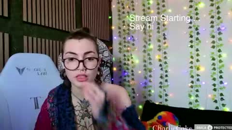 Snapshot of charliecake chatting on 07-12-26, 08:44 Charlie Cake online show from 07-12-26, 08:44
