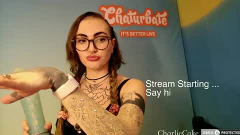 Snapshot of charliecake chatting on 08-07-26, 04:31 Charlie Cake online show from 08-07-26, 04:31