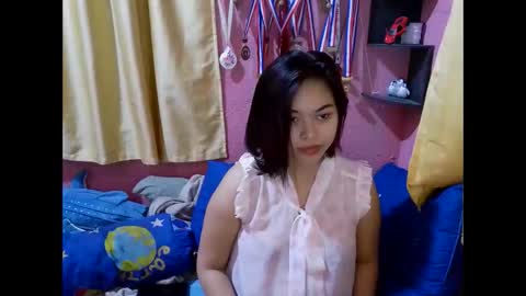 Snapshot of charlincadorna125 chatting on 04-12-26, 03:17 Sweetieeche online show from 04-12-26, 03:17