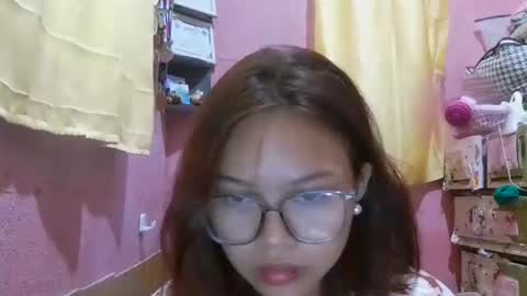 Snapshot of charlincadorna125 chatting on 08-09-26, 03:08 Sweetieeche online show from 08-09-26, 03:08