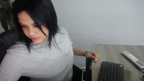 Charlote Walker online show from 01-08-26, 02:36