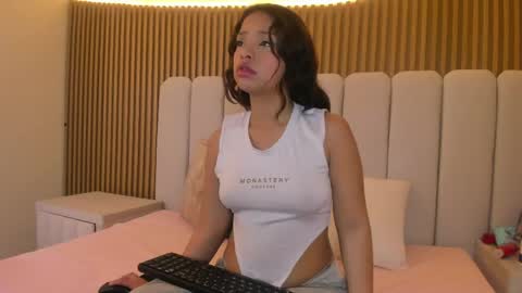charlotaura online show from 06-01-26, 01:57