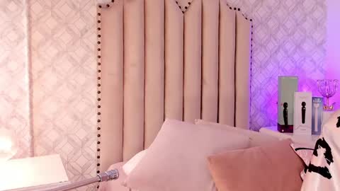   Charlotte  online show from 02-10-25, 07:49