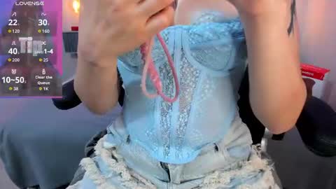 Snapshot of charlotte__benett chatting on 06-23-26, 05:16 Charlotte online show from 06-23-26, 05:16