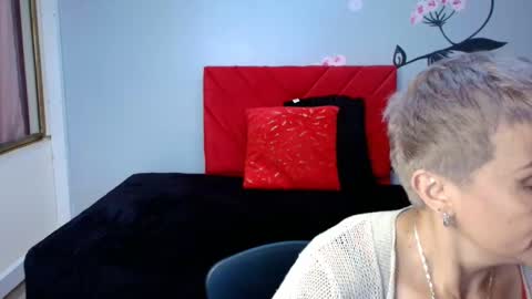 CHARLOTTE GRAY online show from 10-27-25, 12:20