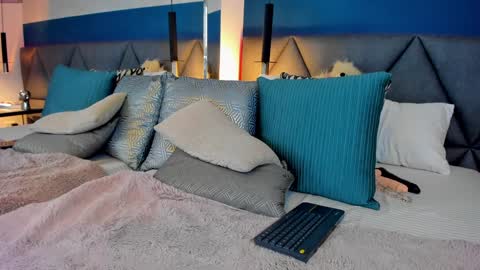 Charlotte online show from 01-12-25, 05:11