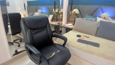 Charlotte online show from 01-18-25, 02:12