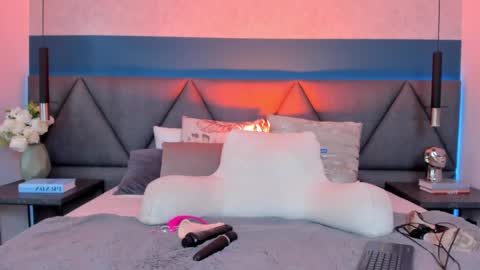 Charlotte online show from 03-01-25, 02:02