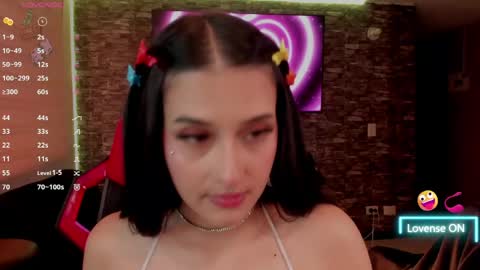 Snapshot of charlotte_greys chatting on 05-09-26, 01:00 Charlotte online show from 05-09-26, 01:00