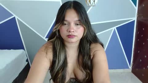 Charlotte  online show from 10-02-25, 05:42