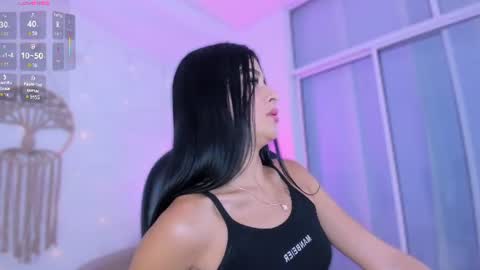 Snapshot of charlotte_marcela chatting on 06-26-26, 02:05 carlot online show from 06-26-26, 02:05