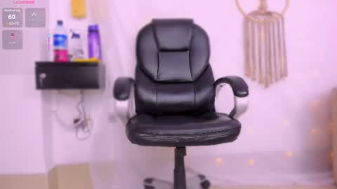 Snapshot of charlotte_marcela chatting on 07-10-26, 01:54 carlot online show from 07-10-26, 01:54
