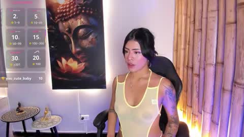 CHARLOTTE  online show from 11-11-25, 08:09