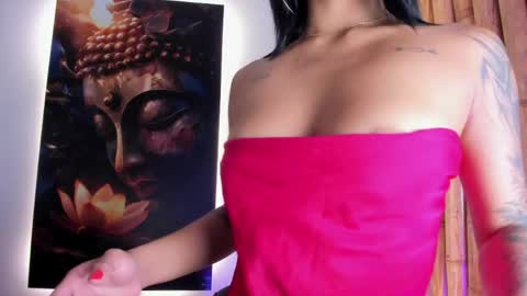 Snapshot of charlotte_mitchell_25 chatting on 05-20-26, 02:23 CHARLOTTE online show from 05-20-26, 02:23