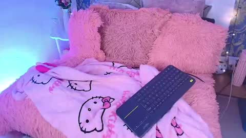 charlotte_princess_1 online show from 05-28-26, 06:43