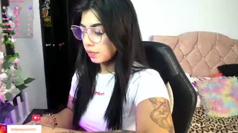 Snapshot of charlotte_queen20 chatting on 06-12-26, 06:12 Charlotte online show from 06-12-26, 06:12