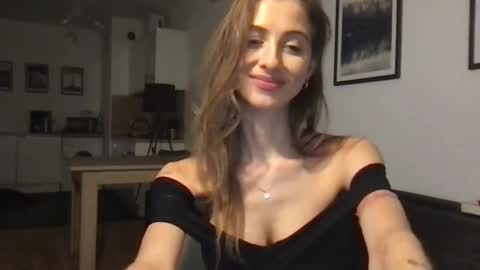 Charlotte Roche online show from 03-05-25, 06:12